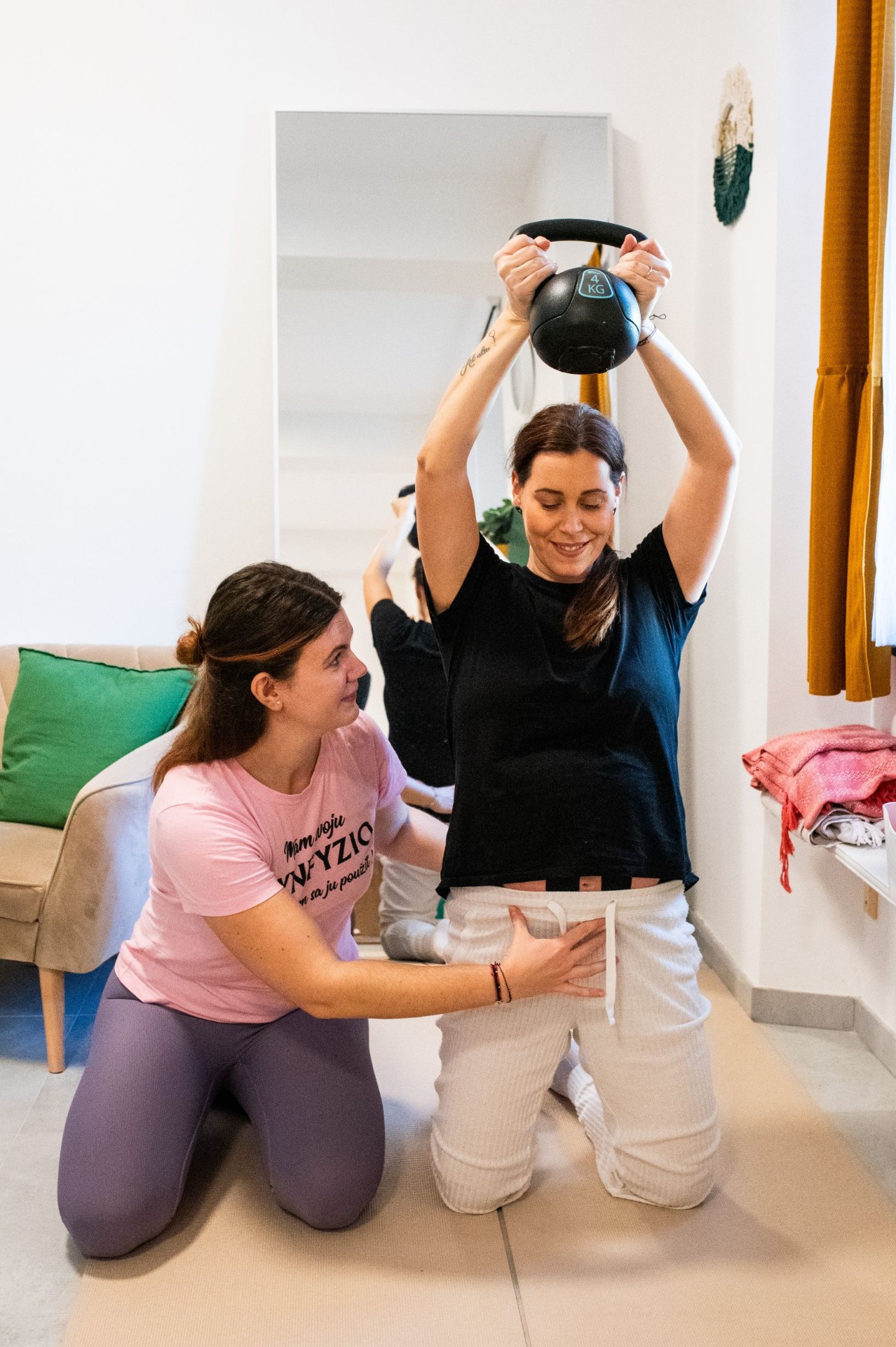 Cvičenie s kettlebell pod vedením fyzioterapeuta